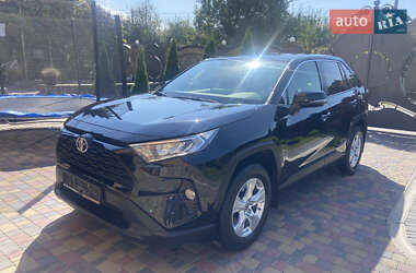 Внедорожник / Кроссовер Toyota RAV4 2021 в 