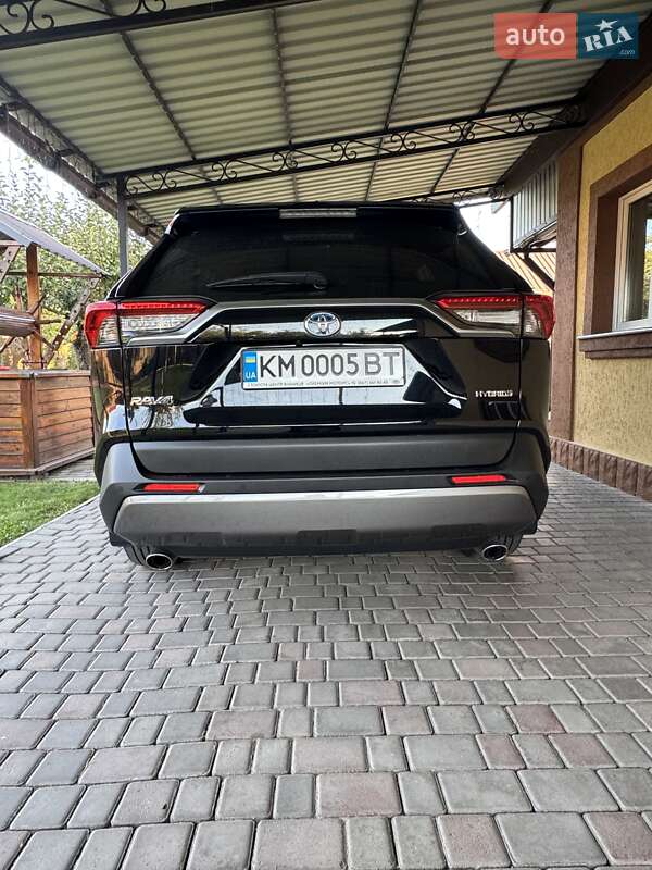 Внедорожник / Кроссовер Toyota RAV4 2020 в Коростене