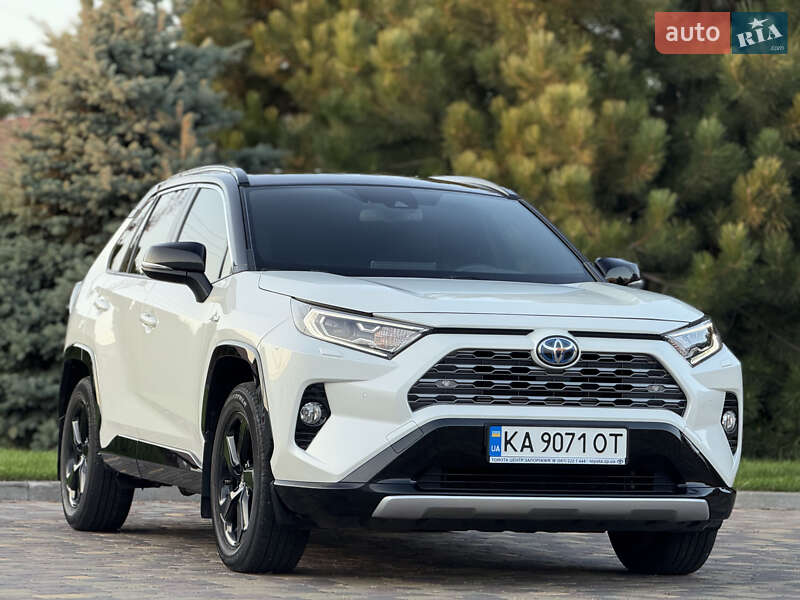 Toyota RAV4 2021