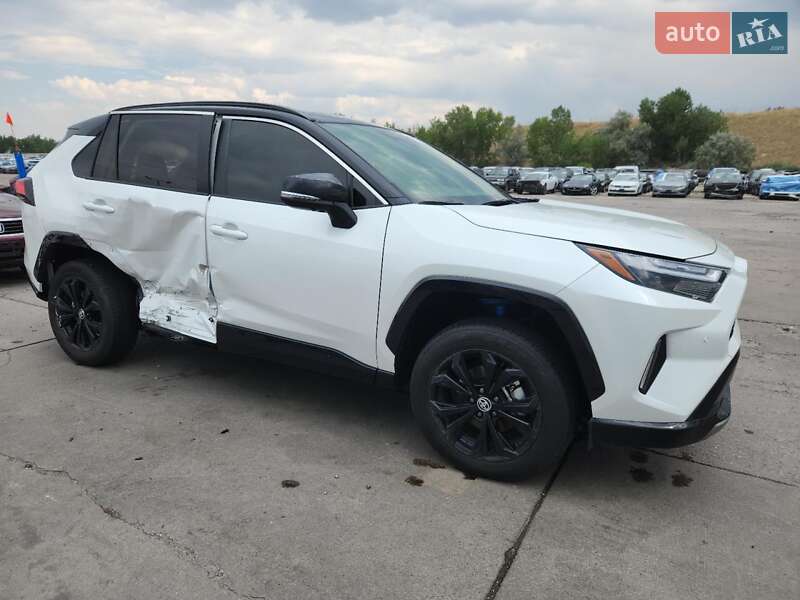 Внедорожник / Кроссовер Toyota RAV4 2023 в Киеве