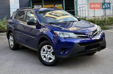 Внедорожник / Кроссовер Toyota RAV4 2015 в Днепре