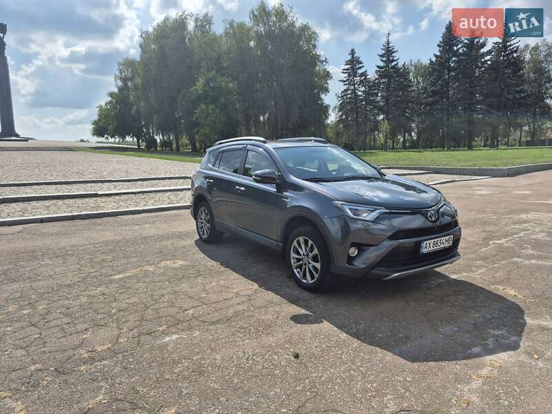 Позашляховик / Кросовер Toyota RAV4 2016 в Житомирі