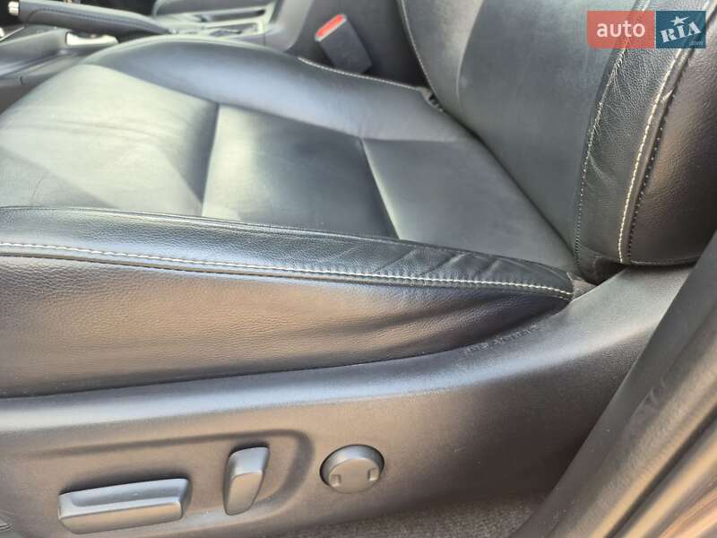 Позашляховик / Кросовер Toyota RAV4 2016 в Житомирі