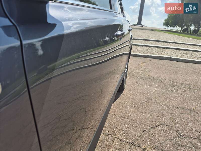 Позашляховик / Кросовер Toyota RAV4 2016 в Житомирі