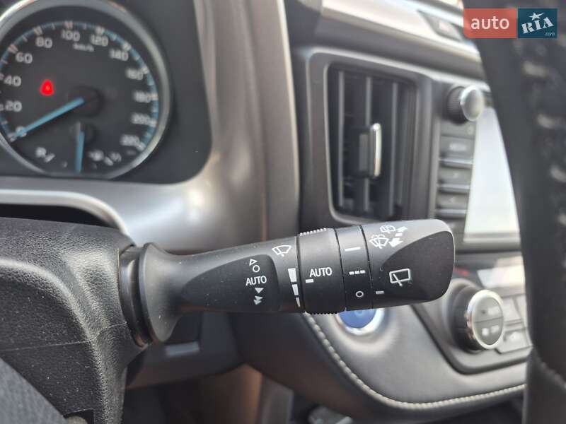Позашляховик / Кросовер Toyota RAV4 2016 в Житомирі