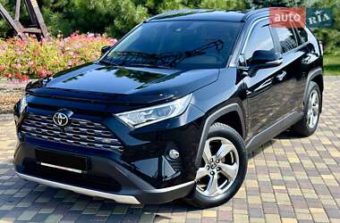 Внедорожник / Кроссовер Toyota RAV4 2019 в Днепре