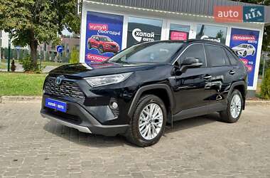 Позашляховик / Кросовер Toyota RAV4 2020 в Львові