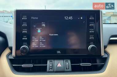 Внедорожник / Кроссовер Toyota RAV4 2020 в 