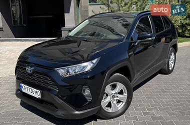 Внедорожник / Кроссовер Toyota RAV4 2020 в Киеве