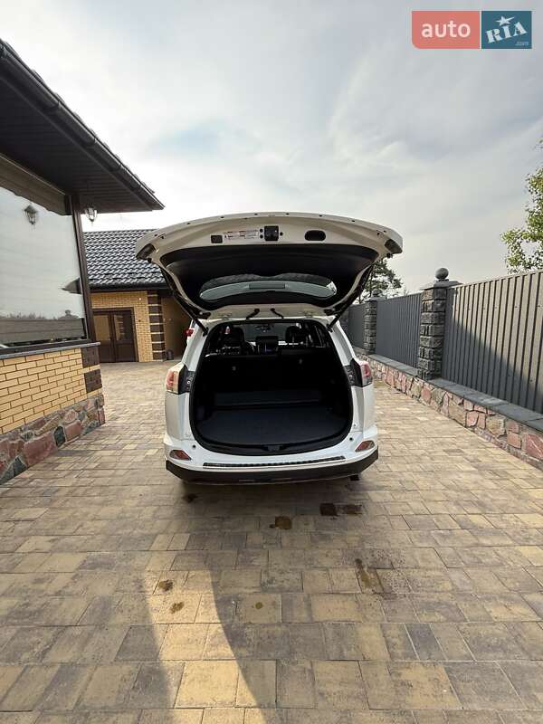 Внедорожник / Кроссовер Toyota RAV4 2018 в Сарнах фото 16 Внедорожник / Кроссовер Toyota RAV4 2018 в Сарнах