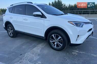 Позашляховик / Кросовер Toyota RAV4 2016 в Києві