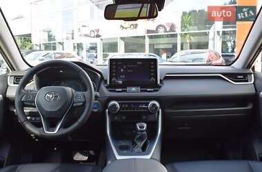 Внедорожник / Кроссовер Toyota RAV4 2018 в 