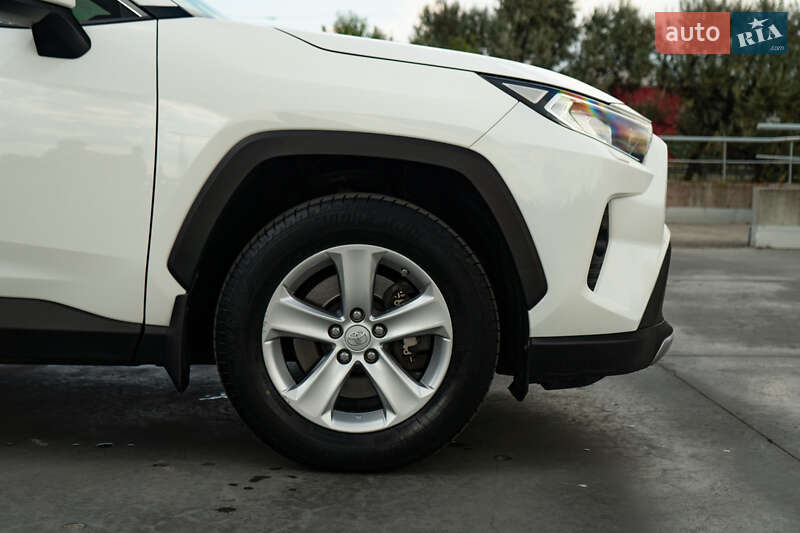 Внедорожник / Кроссовер Toyota RAV4 2018 в Киеве фото 9 Внедорожник / Кроссовер Toyota RAV4 2018 в Киеве
