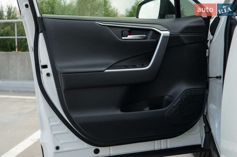 Внедорожник / Кроссовер Toyota RAV4 2018 в Киеве фото 14 Внедорожник / Кроссовер Toyota RAV4 2018 в Киеве