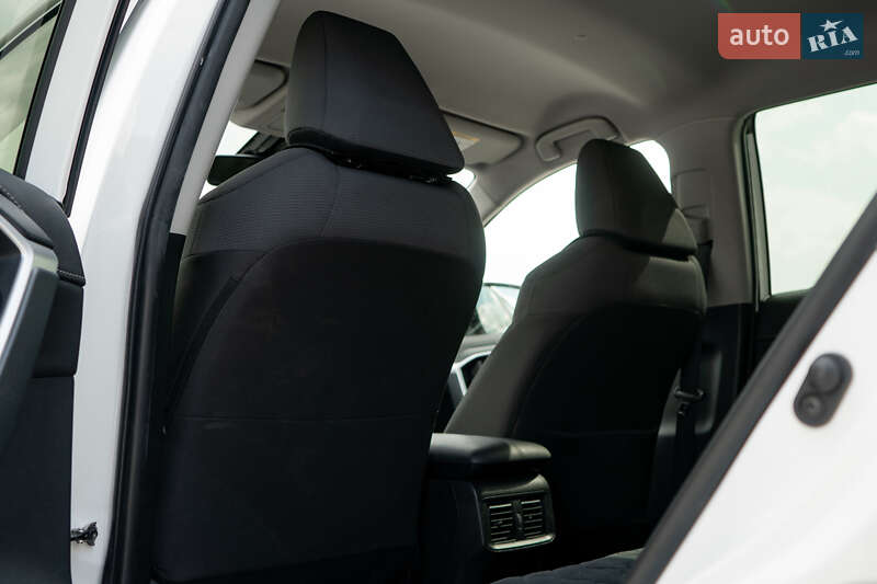 Внедорожник / Кроссовер Toyota RAV4 2018 в Киеве фото 21 Внедорожник / Кроссовер Toyota RAV4 2018 в Киеве