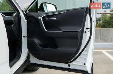 Внедорожник / Кроссовер Toyota RAV4 2018 в Киеве