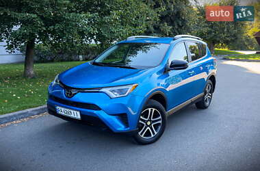 Внедорожник / Кроссовер Toyota RAV4 2017 в Киеве