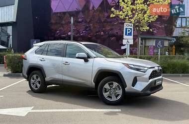 Позашляховик / Кросовер Toyota RAV4 2024 в Києві