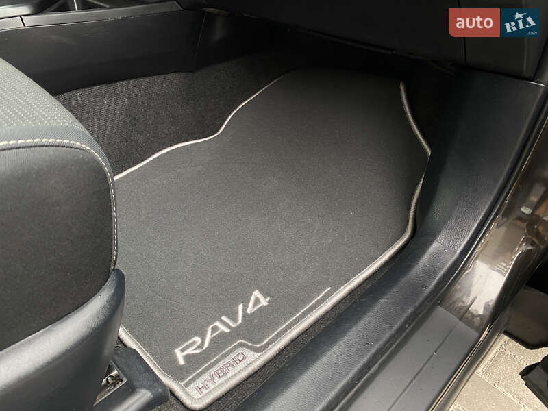 Внедорожник / Кроссовер Toyota RAV4 2016 в Житомире