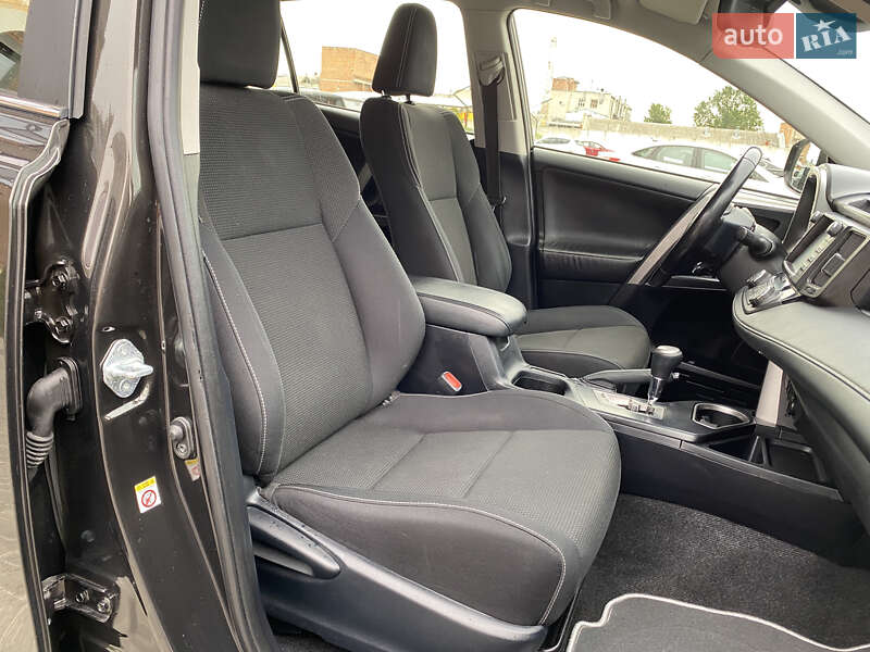 Внедорожник / Кроссовер Toyota RAV4 2016 в Житомире