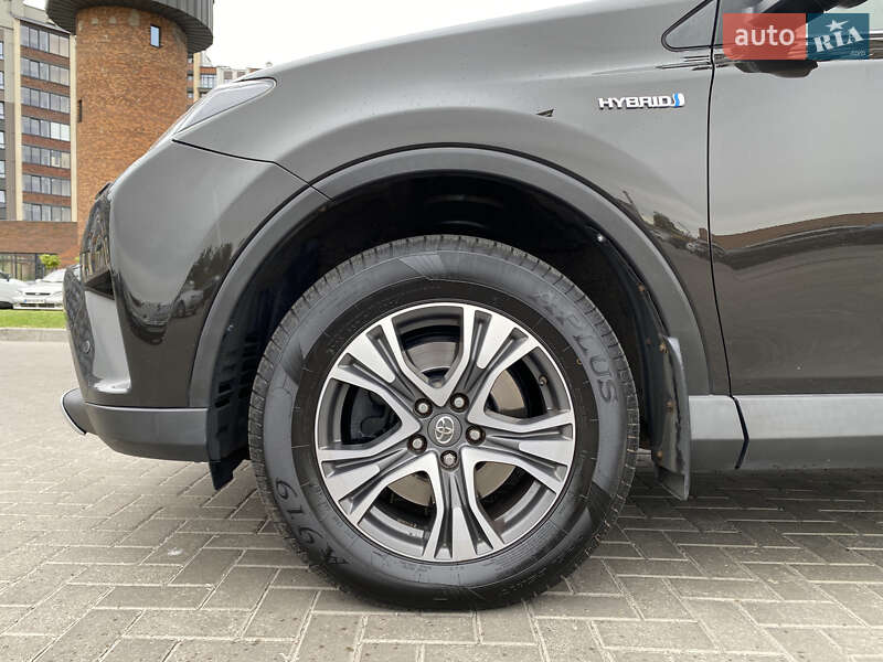 Внедорожник / Кроссовер Toyota RAV4 2016 в Житомире