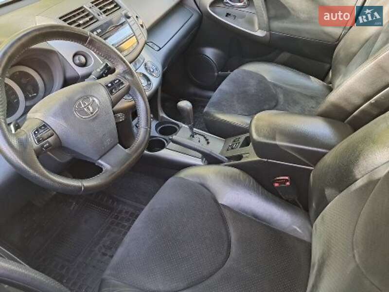 Внедорожник / Кроссовер Toyota RAV4 2010 в Харькове