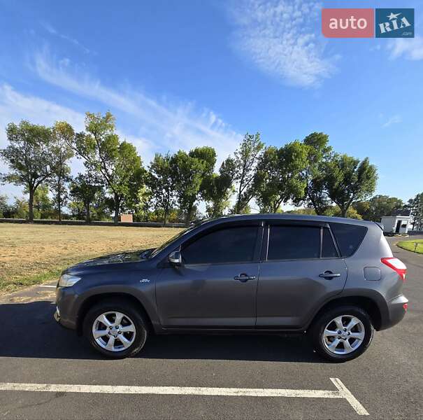 Внедорожник / Кроссовер Toyota RAV4 2011 в Шполе