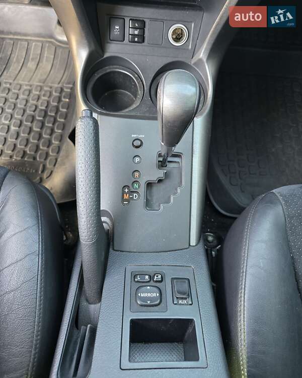 Внедорожник / Кроссовер Toyota RAV4 2011 в Шполе
