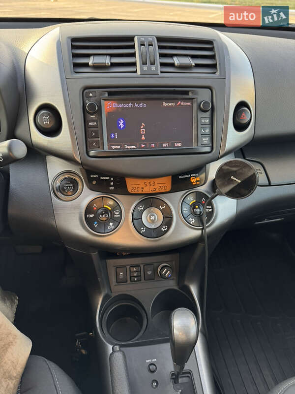 Позашляховик / Кросовер Toyota RAV4 2012 в Запоріжжі