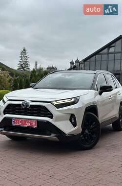 Позашляховик / Кросовер Toyota RAV4 2022 в Львові