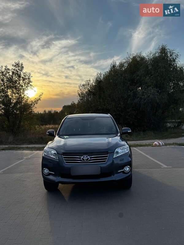Позашляховик / Кросовер Toyota RAV4 2012 в Броварах