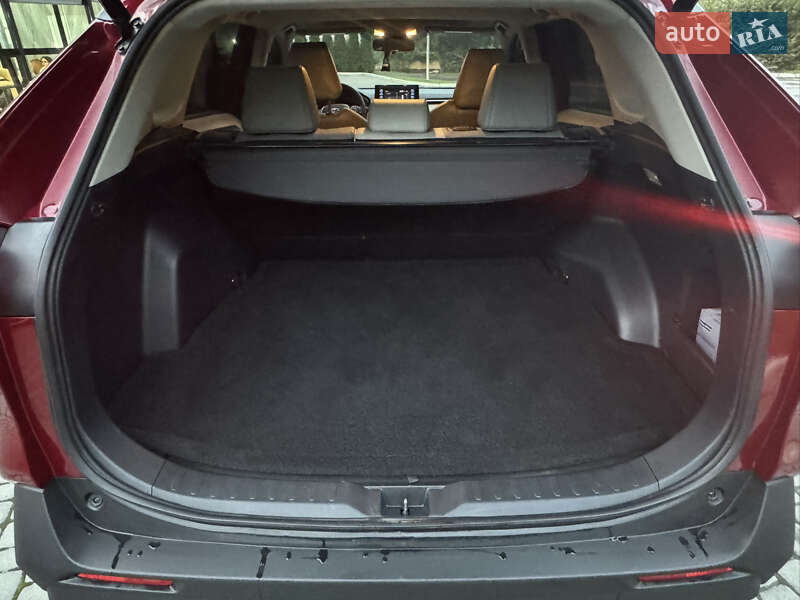 Позашляховик / Кросовер Toyota RAV4 2020 в Львові