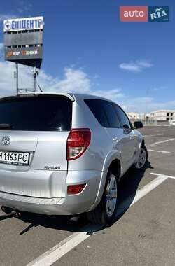 Внедорожник / Кроссовер Toyota RAV4 2007 в 