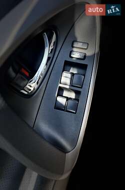 Внедорожник / Кроссовер Toyota RAV4 2007 в 