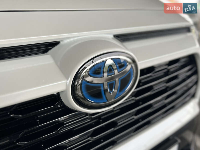 Внедорожник / Кроссовер Toyota RAV4 2021 в Ровно
