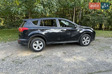 Внедорожник / Кроссовер Toyota RAV4 2014 в 