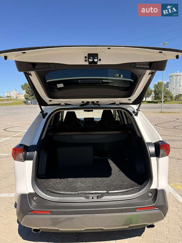 Внедорожник / Кроссовер Toyota RAV4 2019 в Киеве фото 8 Внедорожник / Кроссовер Toyota RAV4 2019 в Киеве