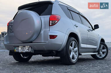Позашляховик / Кросовер Toyota RAV4 2007 в 