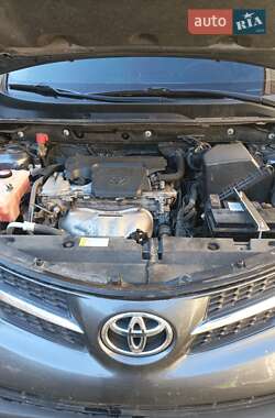 Внедорожник / Кроссовер Toyota RAV4 2015 в 