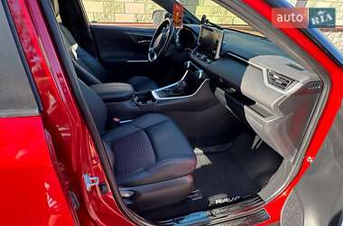 Внедорожник / Кроссовер Toyota RAV4 2021 в 