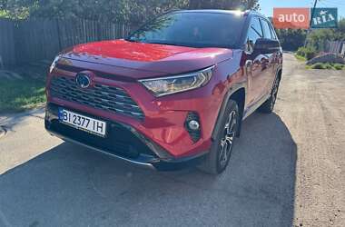 Внедорожник / Кроссовер Toyota RAV4 2021 в 