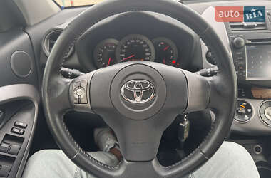 Внедорожник / Кроссовер Toyota RAV4 2008 в 