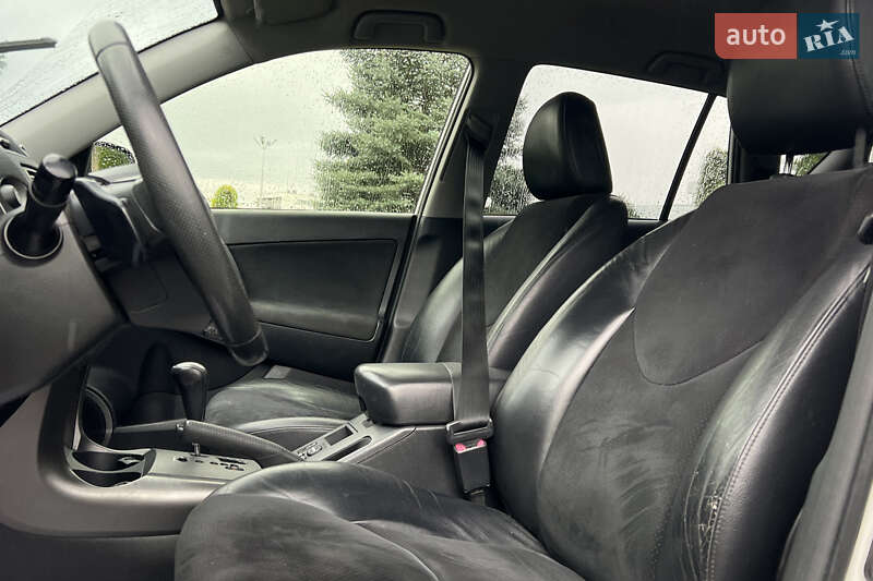 Внедорожник / Кроссовер Toyota RAV4 2012 в Львове