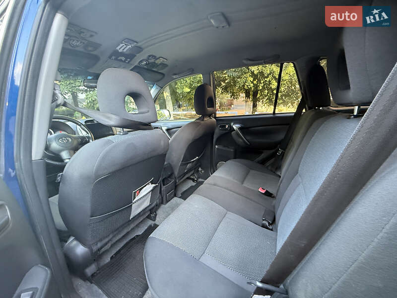 Позашляховик / Кросовер Toyota RAV4 2004 в Києві