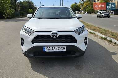 Внедорожник / Кроссовер Toyota RAV4 2021 в Полтаве