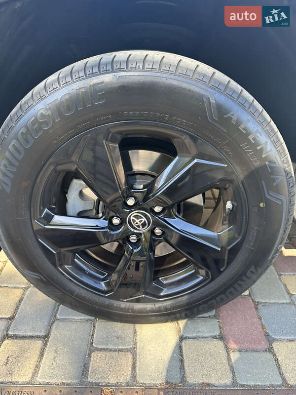 Внедорожник / Кроссовер Toyota RAV4 2021 в Одессе