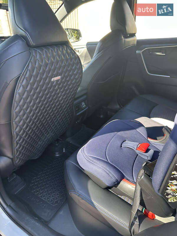 Внедорожник / Кроссовер Toyota RAV4 2021 в Одессе