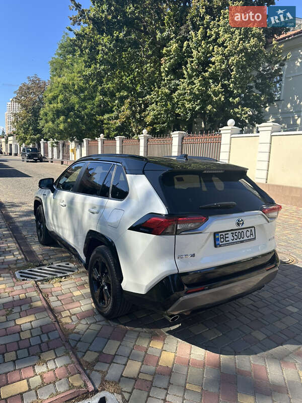 Внедорожник / Кроссовер Toyota RAV4 2021 в Одессе