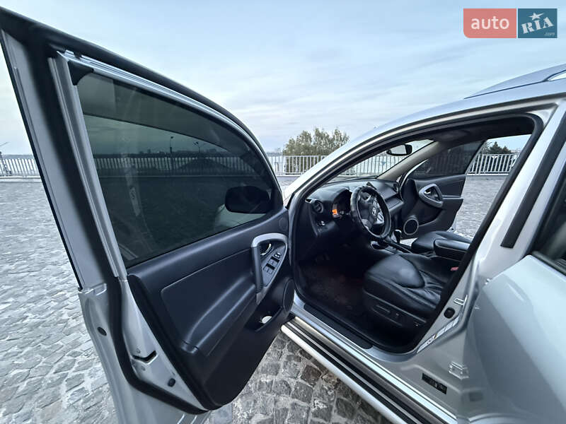 Внедорожник / Кроссовер Toyota RAV4 2007 в Днепре