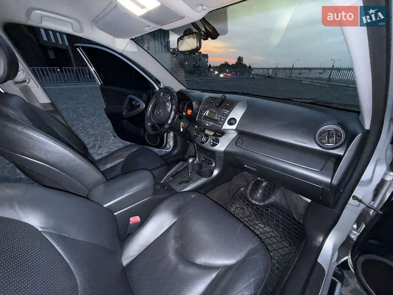Внедорожник / Кроссовер Toyota RAV4 2007 в Днепре